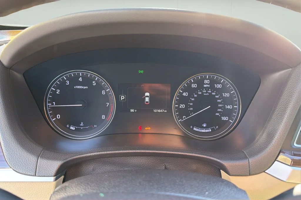 Used 2015 White Hyundai 3.8 image 24