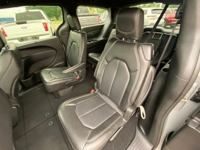 Used 2026 Silver Chrysler Select image 14