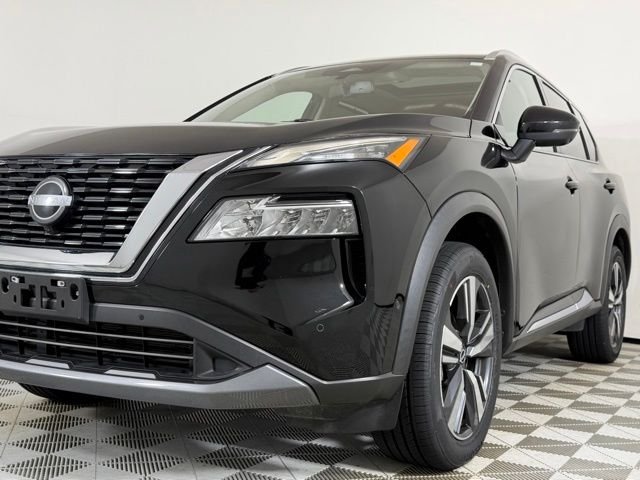 Used 2023 Super Black Nissan SL image 8