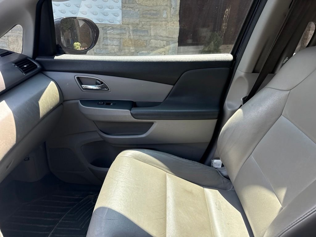 Used 2015 Obsidian Blue Pearl Honda Touring Elite image 17