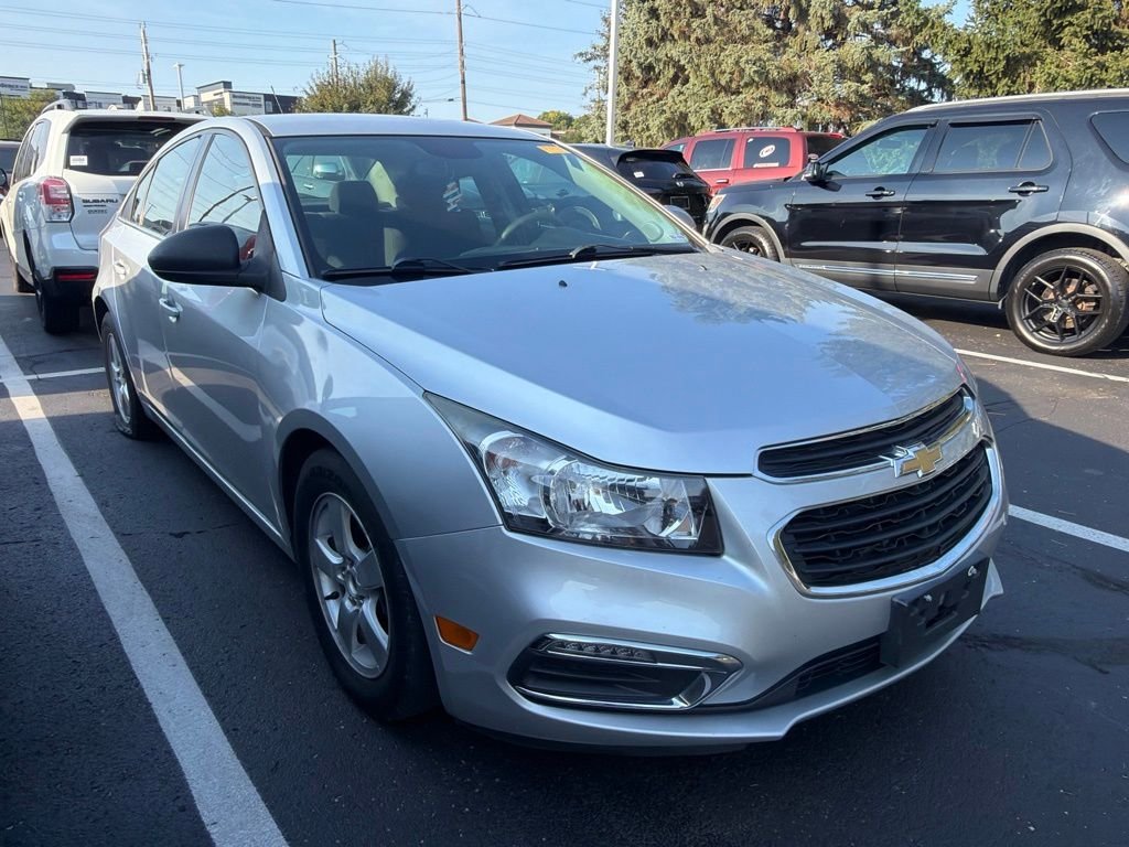 Used 2015 Silver Ice Metallic Chevrolet 1LT image 4