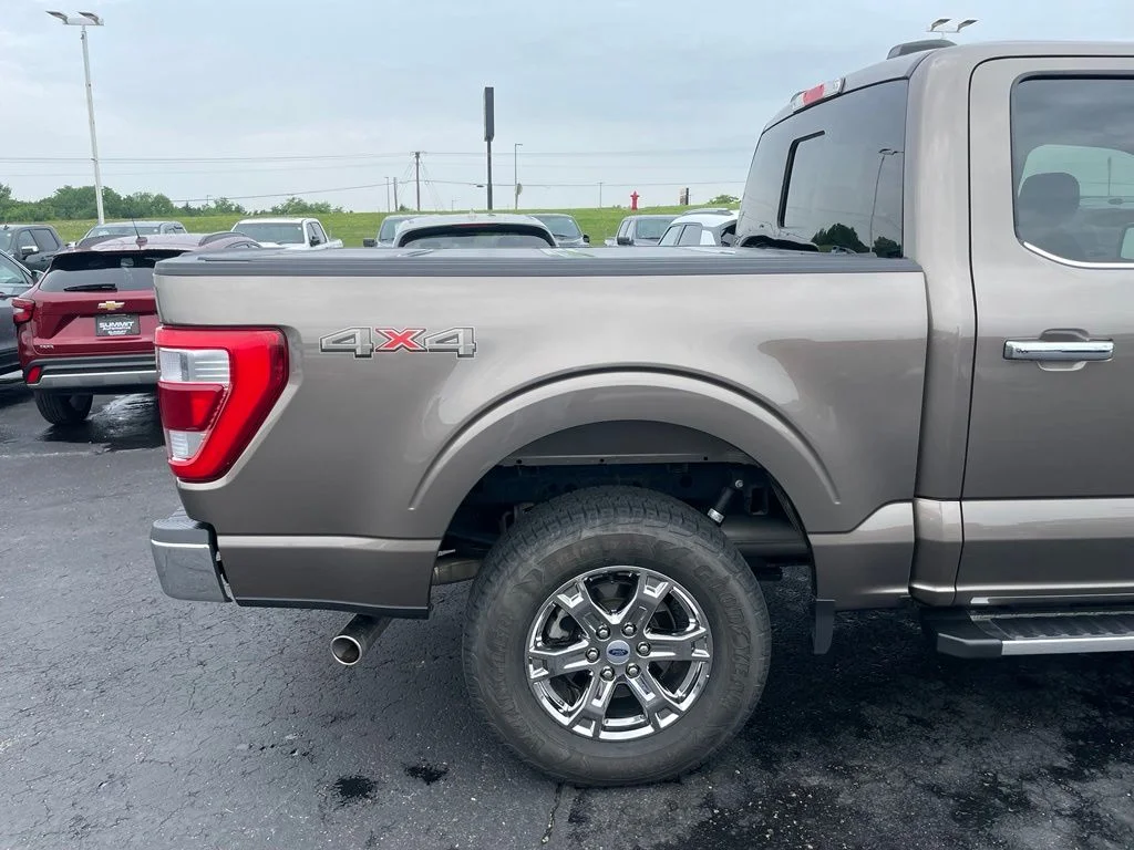 Used 2023 Stone Gray Metallic Ford Lariat image 30