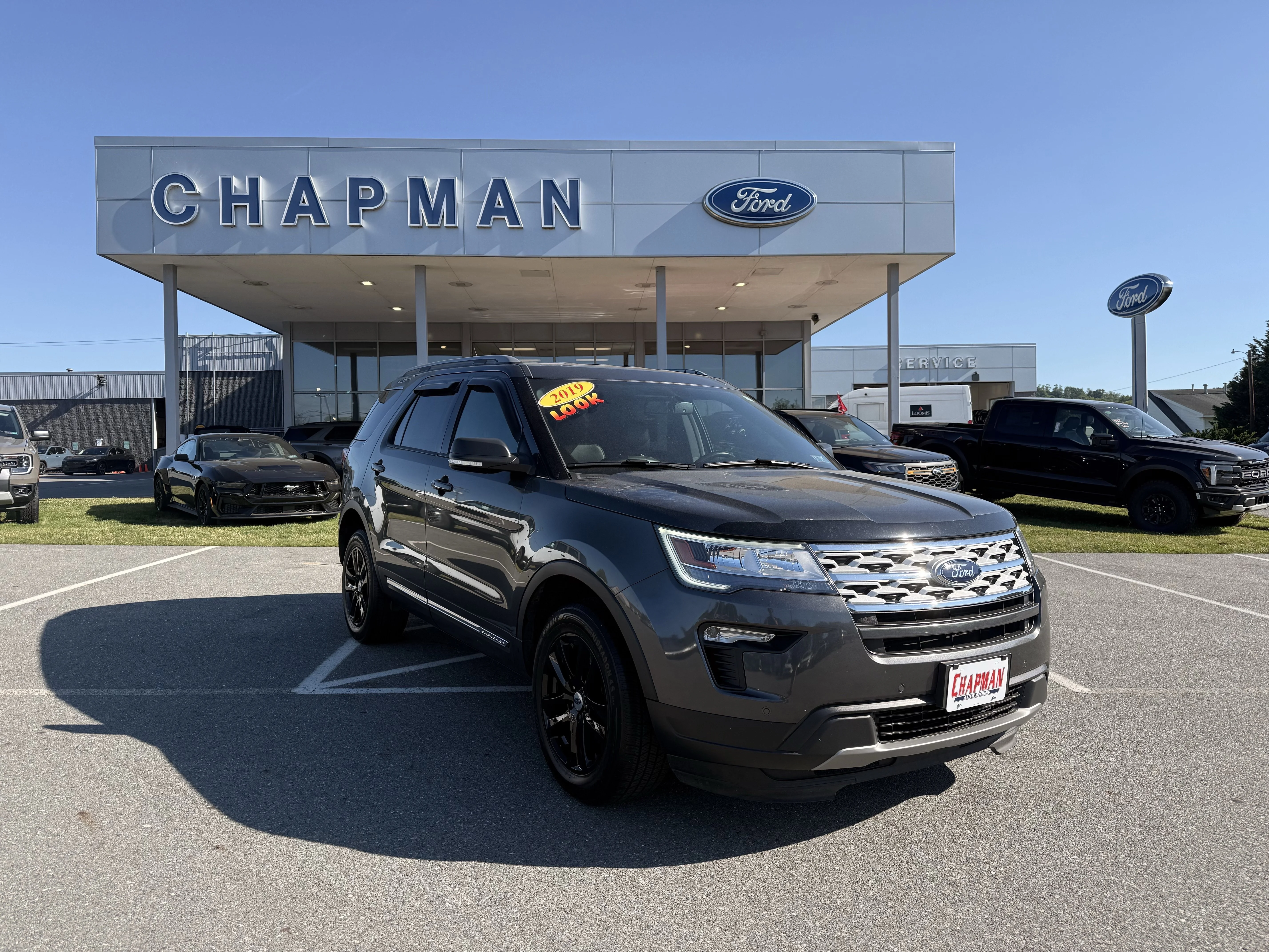 Used 2019 Magnetic Ford XLT image 2