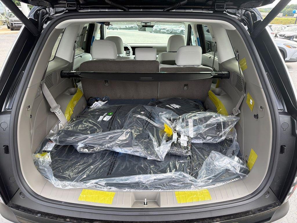 New 2026 Black Hyundai Blue SEL Premium 8P image 18