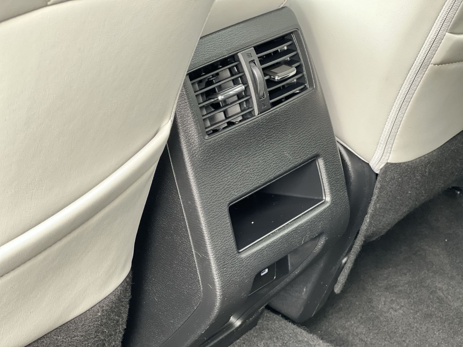 Used 2025 White Mitsubishi SE image 21
