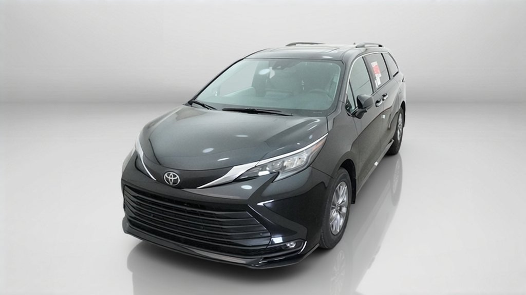 New 2026 Midnight Black Metallic Toyota XLE image 40