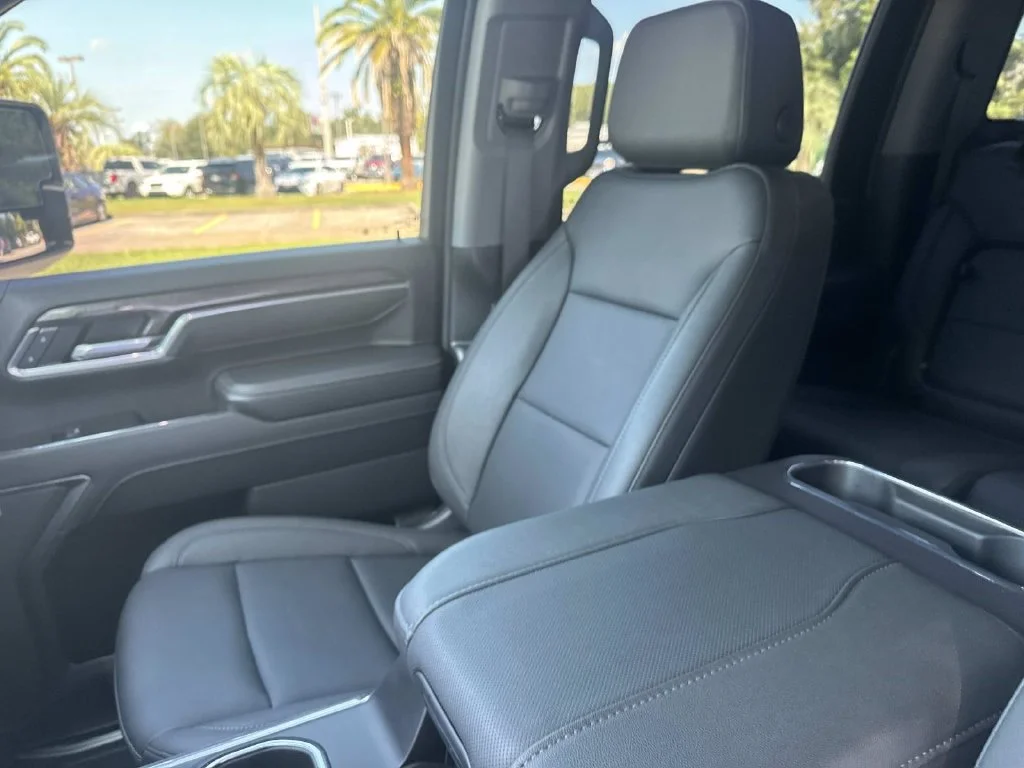 Used 2025 Black Chevrolet LTZ image 33