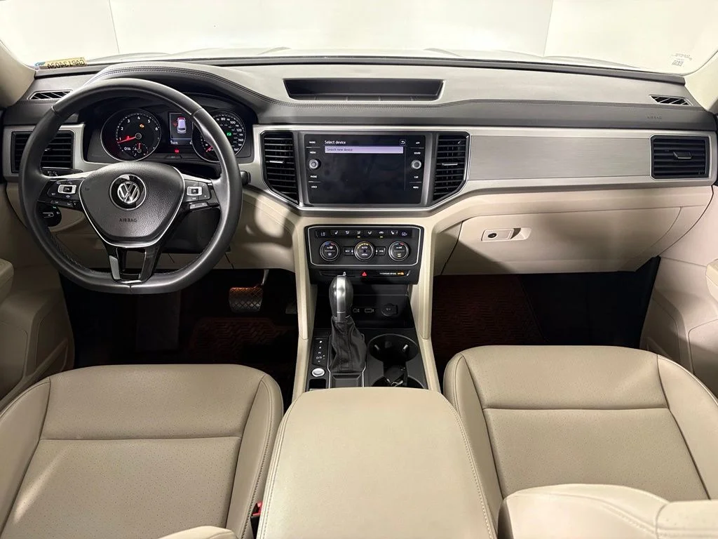 Used 2019 Black Volkswagen 3.6L V6 SE image 43