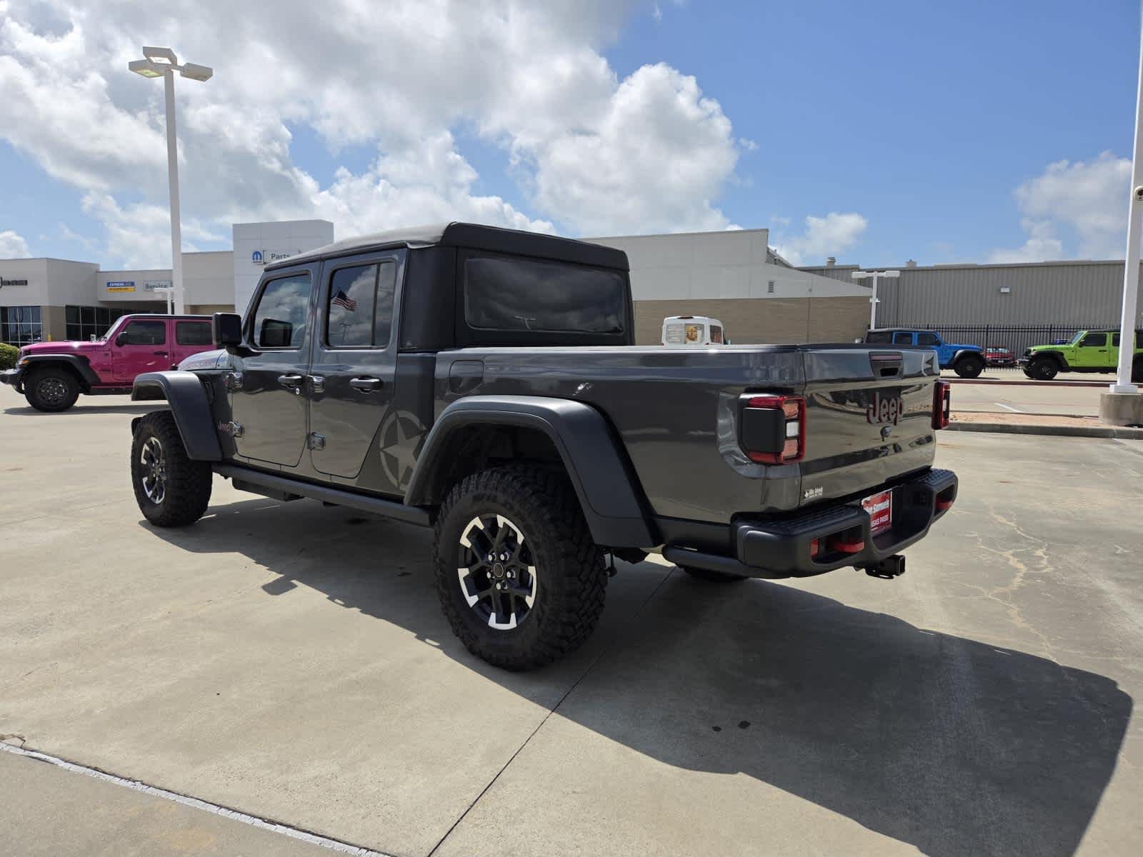 New 2026 Granite Crystal Metallic Clearcoat Jeep Rubicon image 3