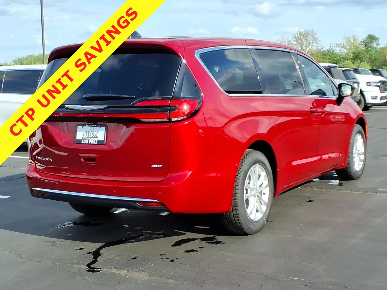 New 2026 Red Hot Pearl-Coat Exterior Paint Chrysler Select image 18