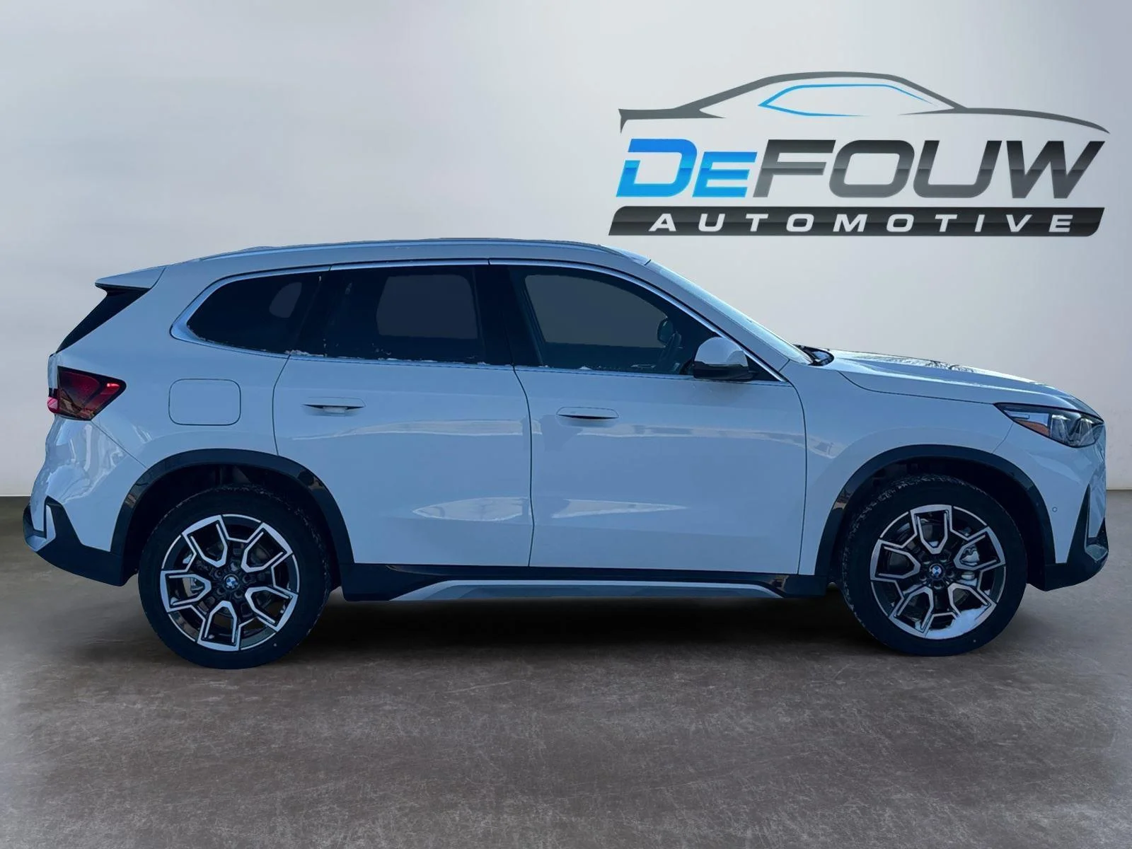New 2026 Alpine White BMW xDrive28i image 2