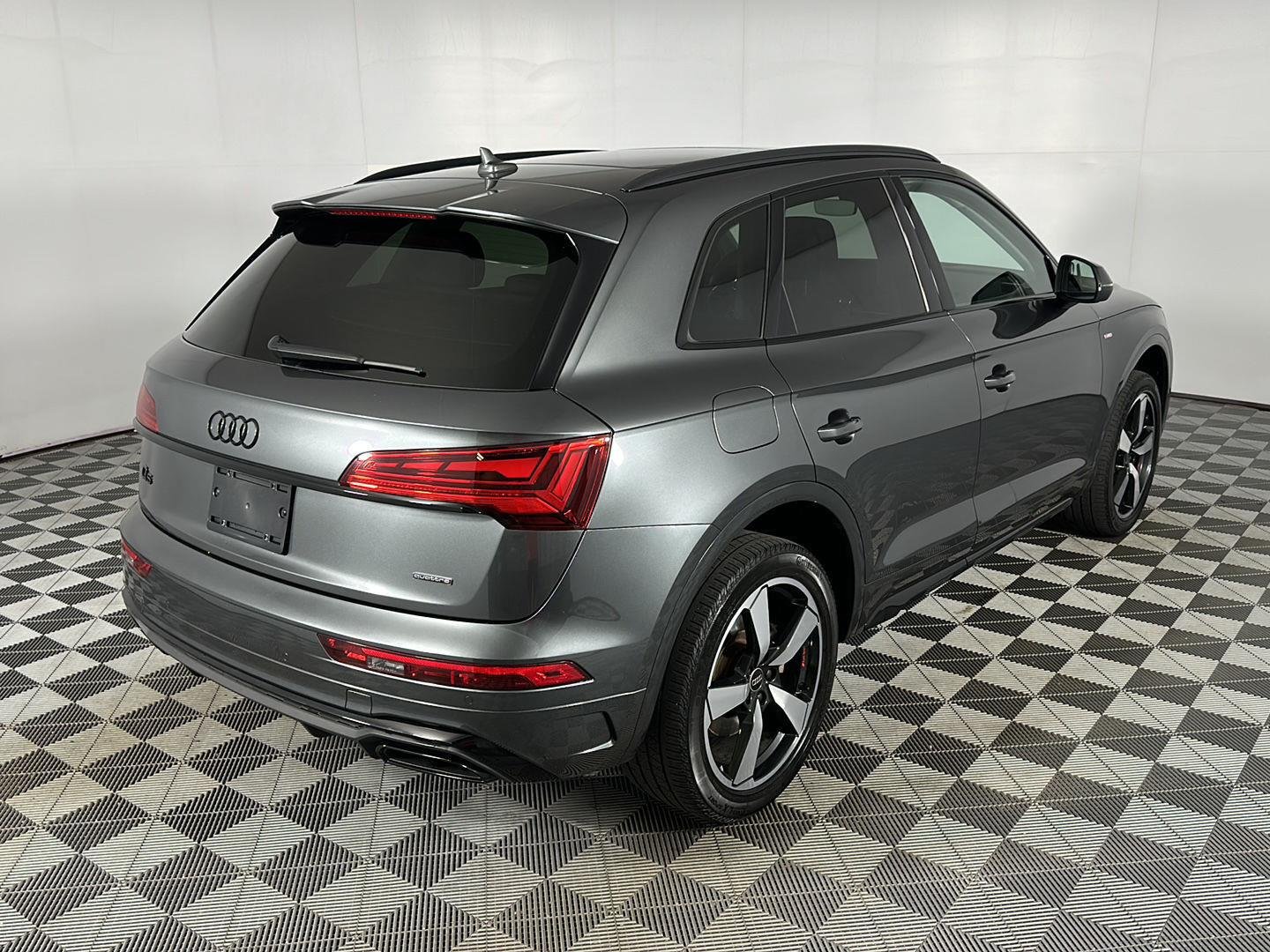Used 2023 Daytona Gray Pearl Effect Audi S line Premium Plus image 8