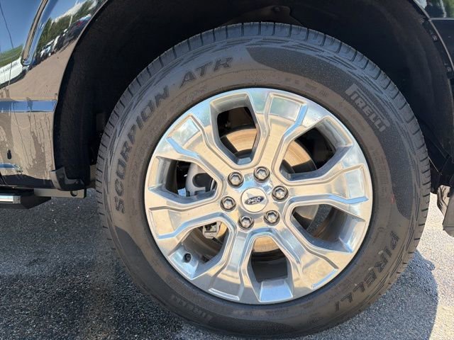 Used 2021 Black Metallic Ford Platinum image 11