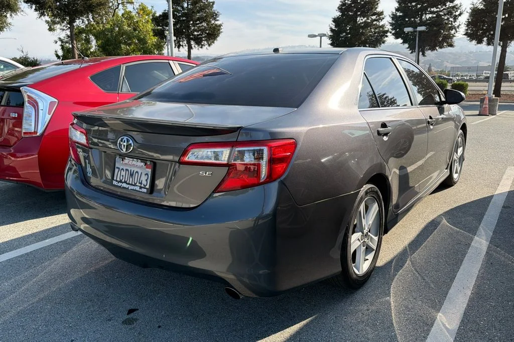 Used 2014 Magnetic Gray Metallic Toyota SE image 5