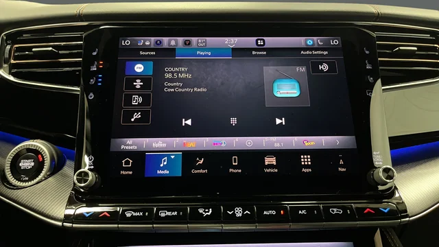 New 2026 High Gloss Black Exterior Paint Jeep Summit Reserve image 31