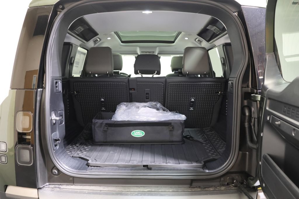 New 2026 Woolstone Green Land Rover S image 45