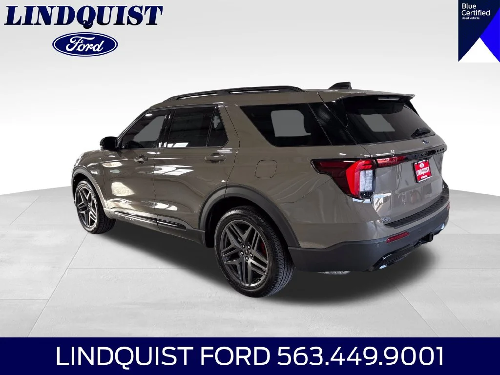 Certified Used 2026 Gray Ford ST-Line image 3