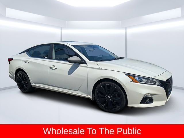 Used 2022 White Nissan 2.5 SR image 1