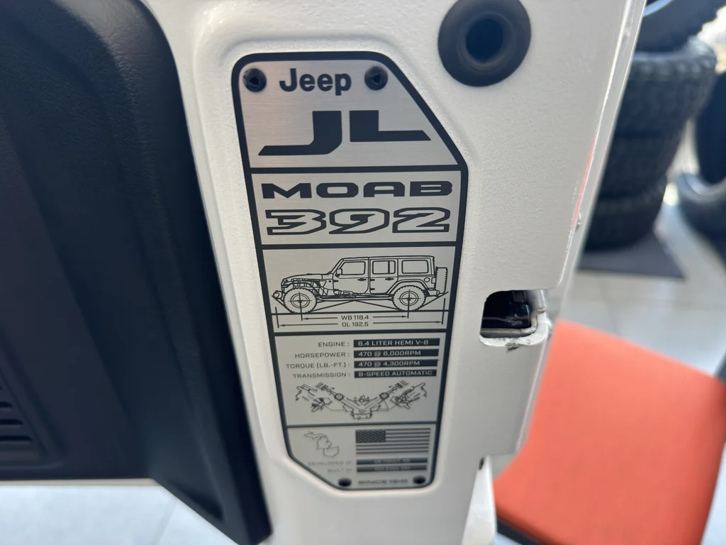 New 2026 Bright White Clear-Coat Exterior Paint Jeep Moab 392 image 11