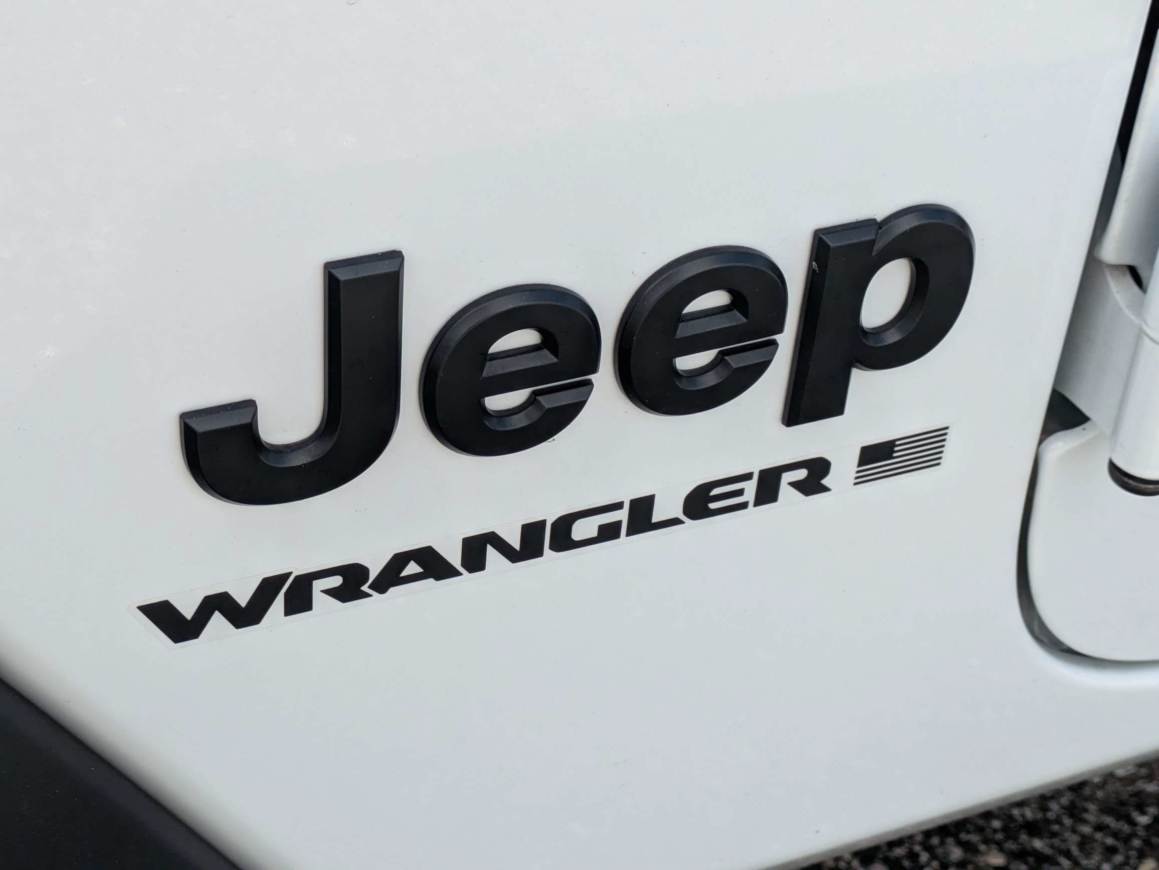 Used 2025 Bright White Clearcoat Jeep Sport image 14