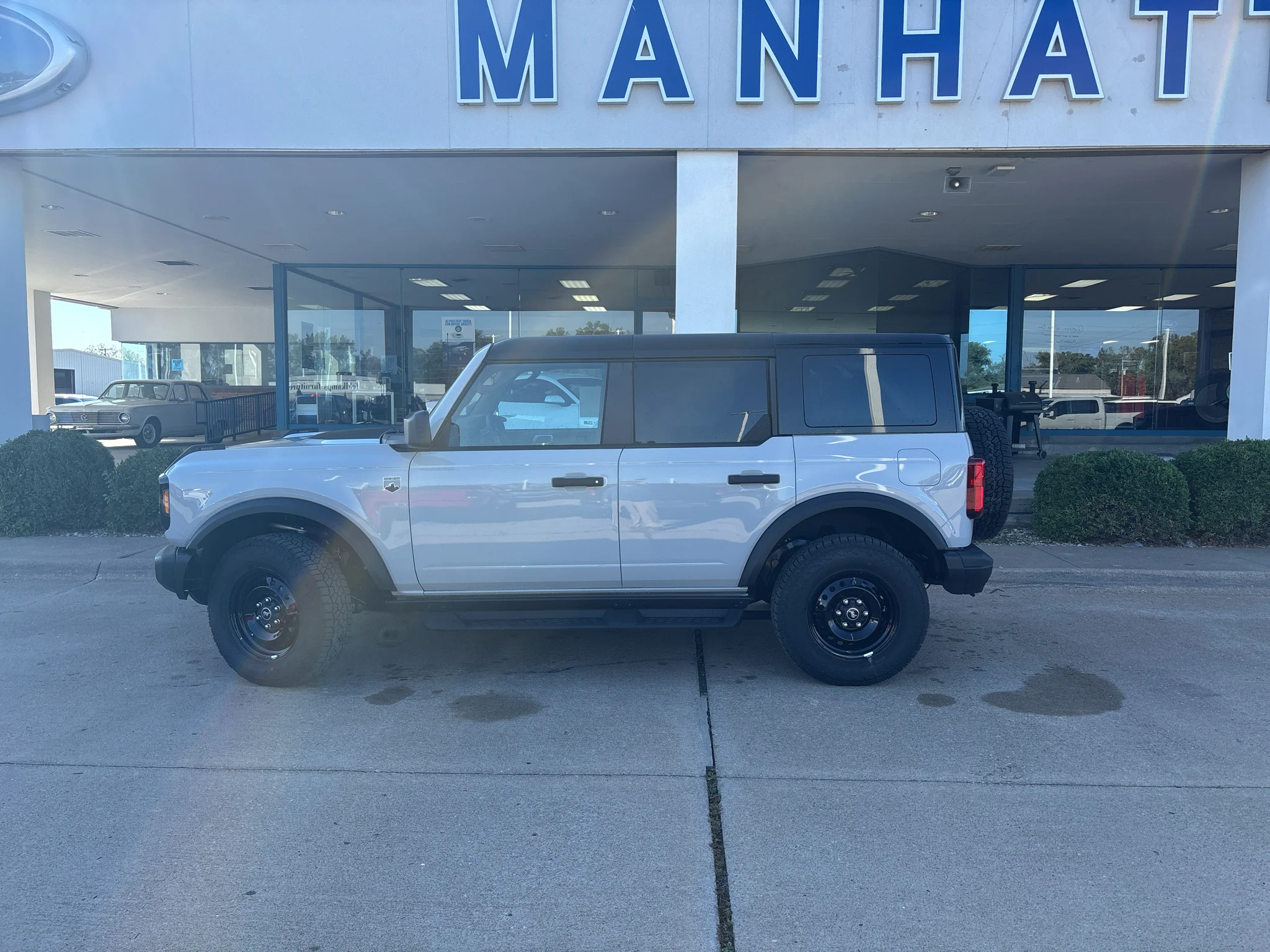 New 2026 Avalanche Gray Ford Big Bend image 12