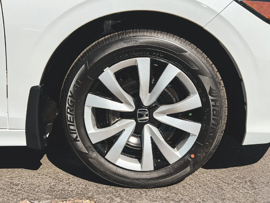 New 2026 Platinum White Pearl Honda LX image 4