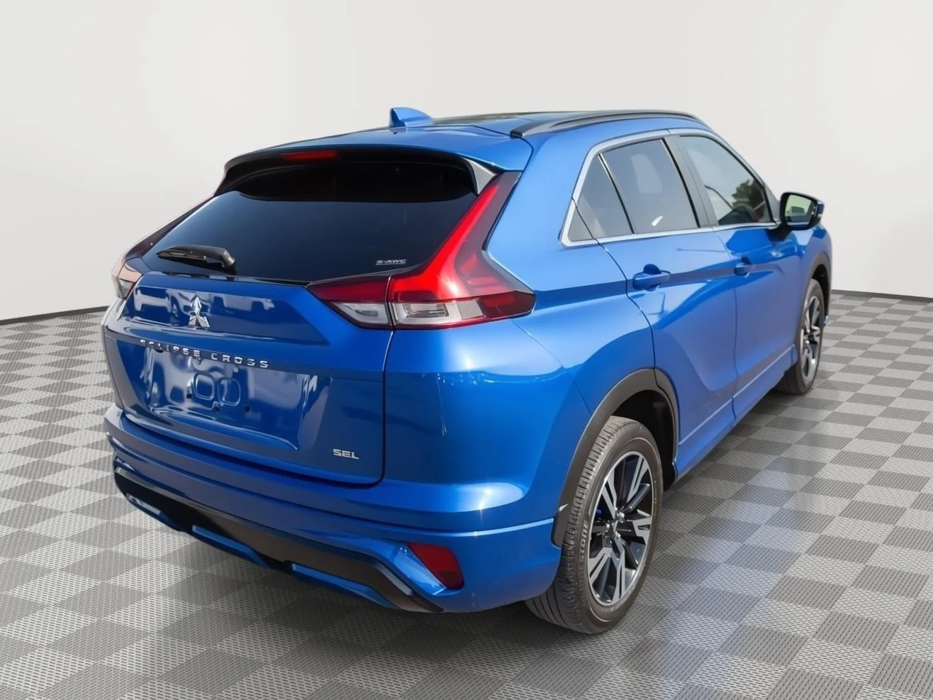 Used 2024 Lightning Blue Metallic Mitsubishi SEL image 5
