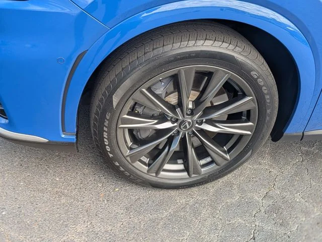 Used 2024  Lexus 350 F Sport Handling image 10
