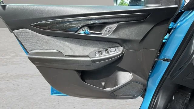 Used 2025 Marina Blue Metallic Chevrolet LT image 19