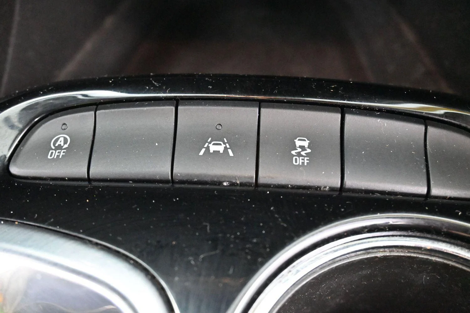 Used 2023 Rosewood Metallic Buick Preferred image 27