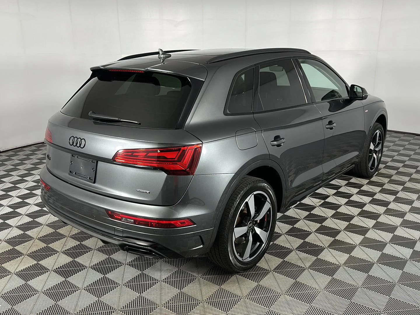 Used 2023 Daytona Gray Pearl Effect Audi S line Premium Plus image 8