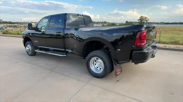 New 2027 Diamond Black Crystal Pearl-Coat Exterior Paint RAM Laramie image 7