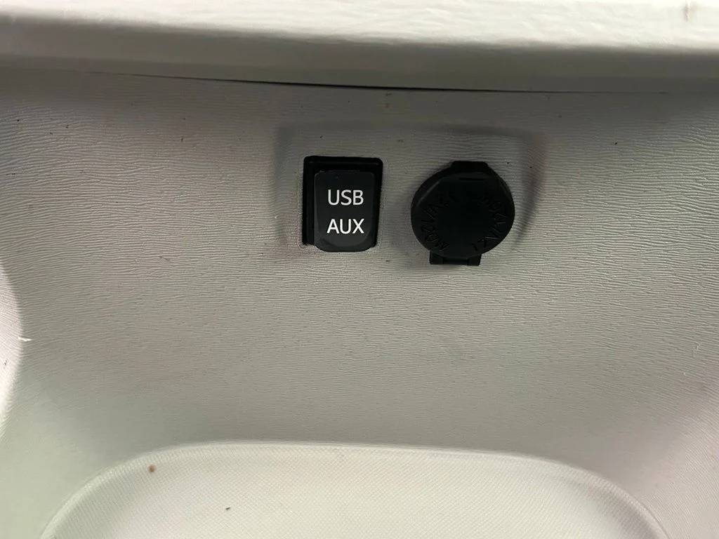 Used 2014 Gray Toyota LE image 48