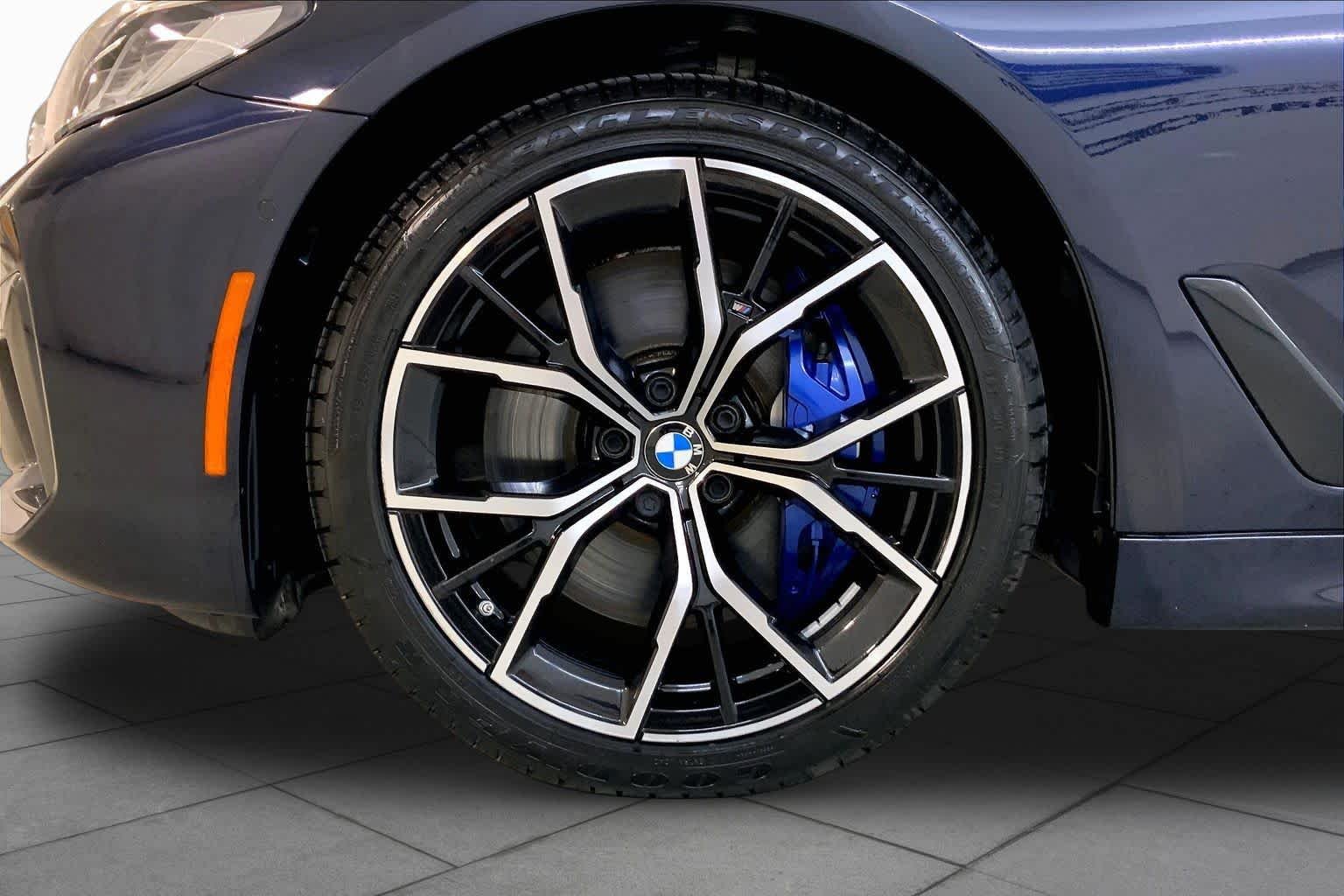 Certified Used 2023 Carbon Black Metallic BMW 540i xDrive image 10