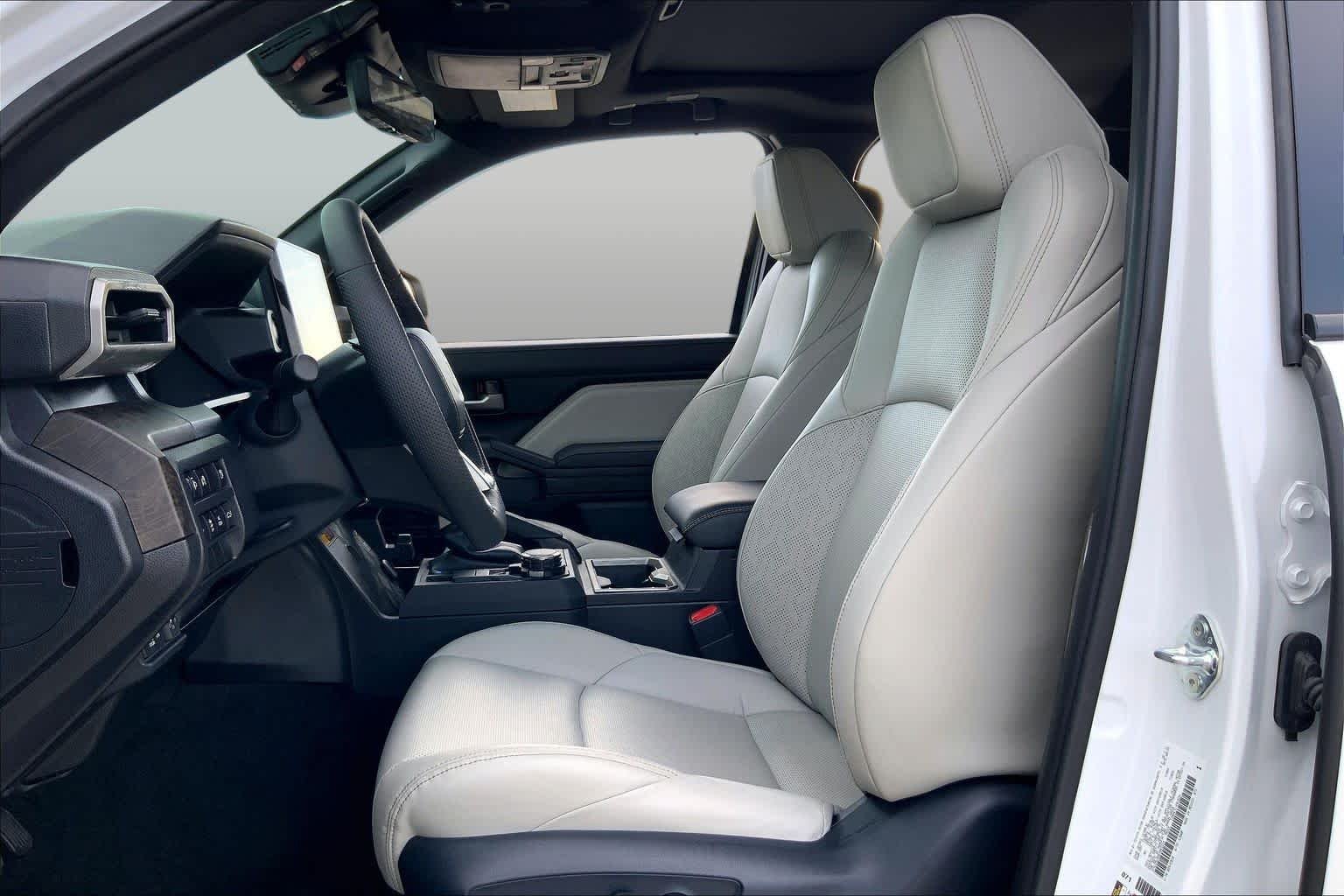 Used 2025 Wind Chill Pearl Toyota Limited Hybrid image 8