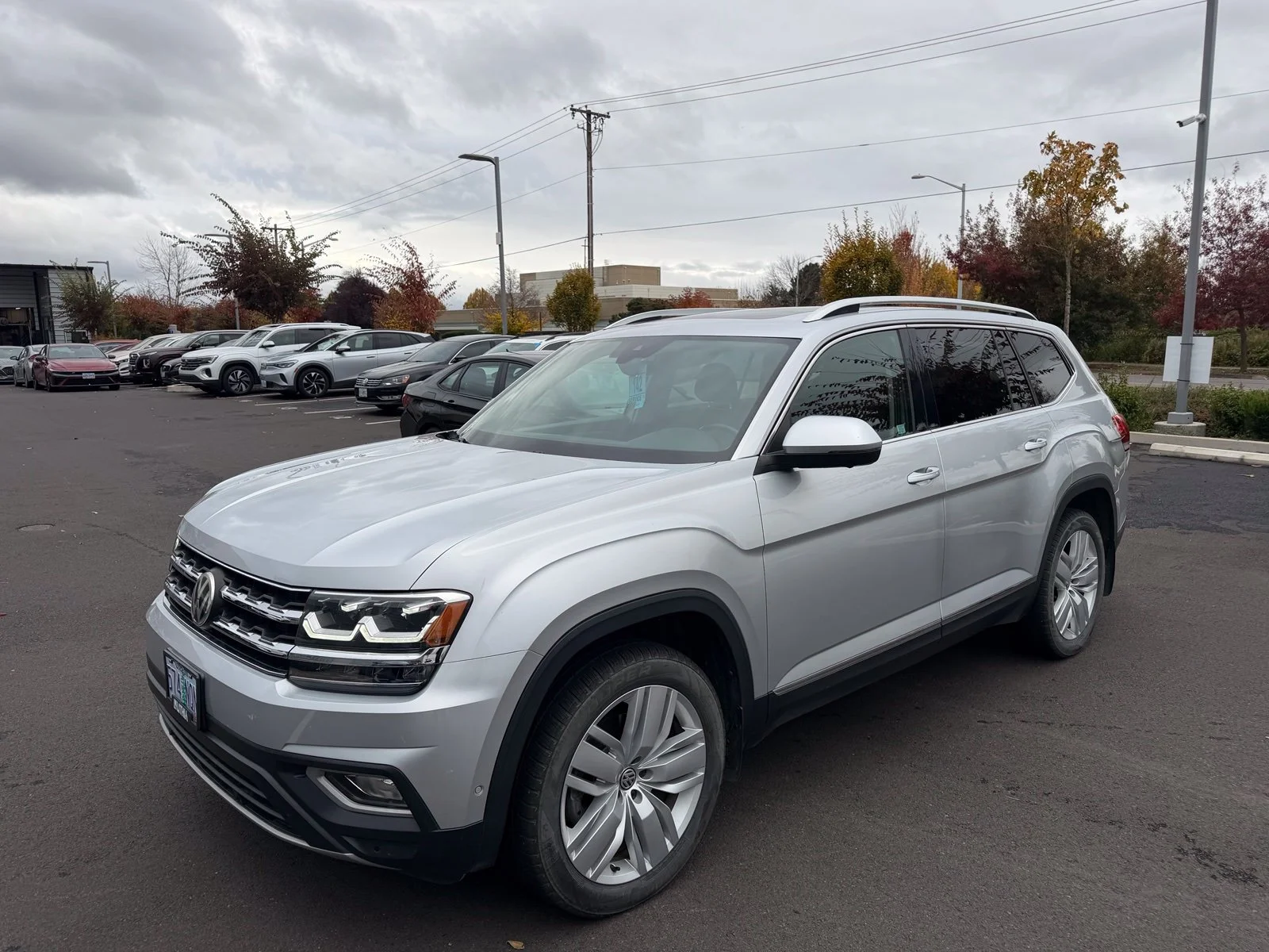 Used 2018 Silver Volkswagen SEL Premium image 1