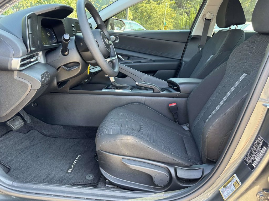 Used 2025 Gray Hyundai SE image 21