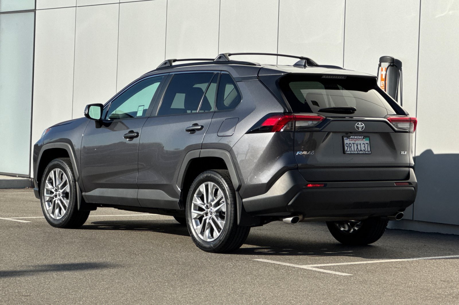 Used 2025 Gray Toyota XLE Premium image 3