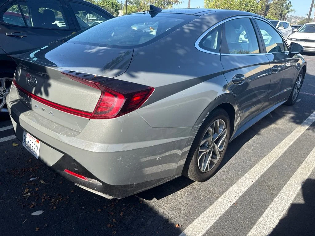 Used 2023 Gray Hyundai SEL image 3