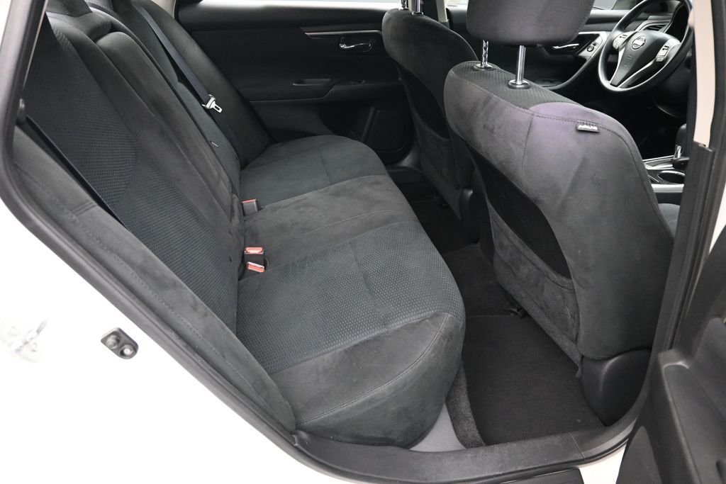 Used 2014 White Nissan 2.5 S image 20