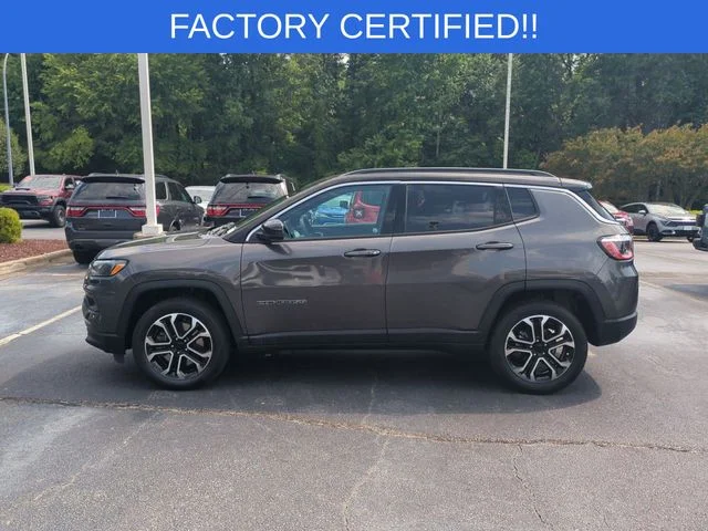Used 2024  Jeep Limited image 2