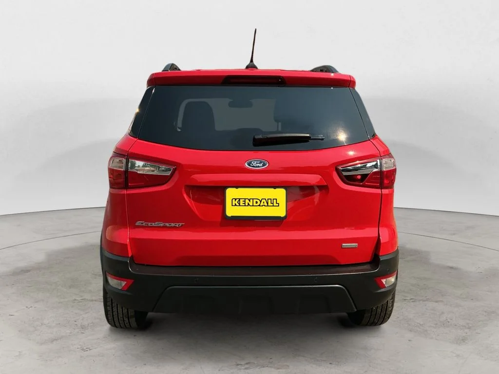 Used 2020 Red Ford SE image 6