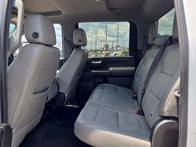 Used 2021 White Chevrolet Custom image 6