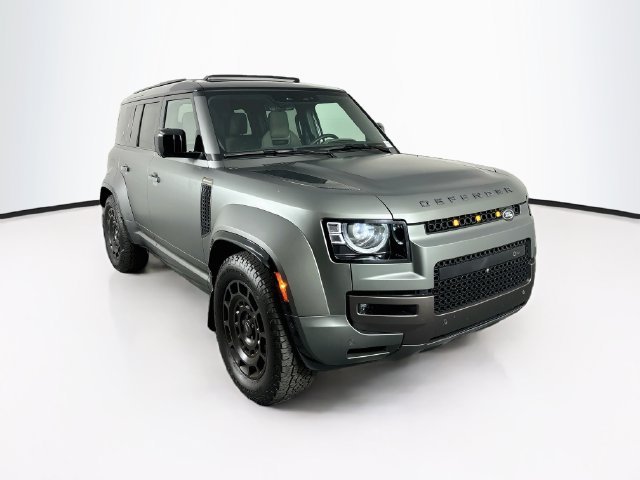 Certified Used 2025 Faroe Green Land Rover OCTA image 3