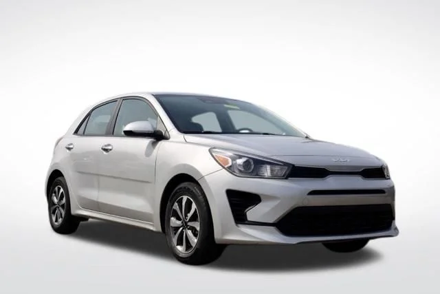 2023 Kia Rio S iVT's photo