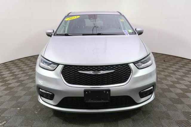 Used 2023 Silver Chrysler Touring L image 4