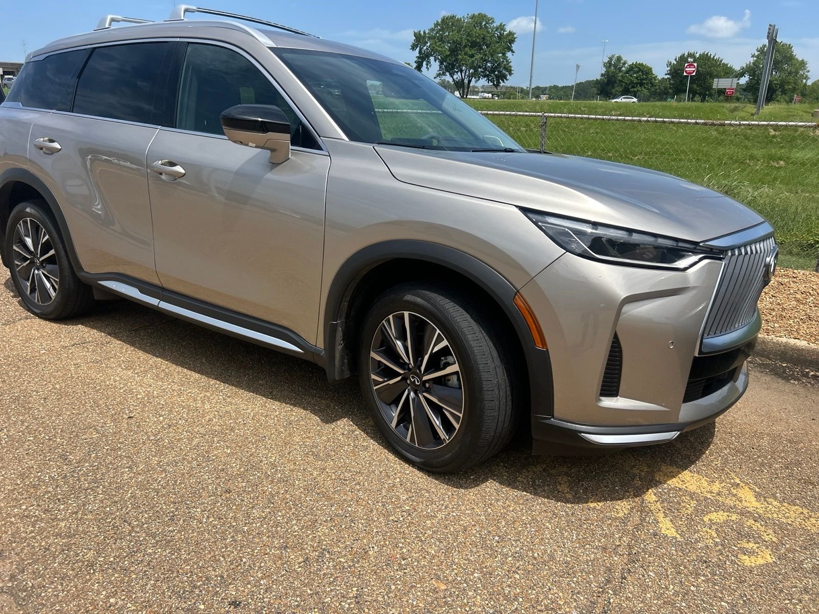Used 2026 Silver INFINITI LUXE image 20