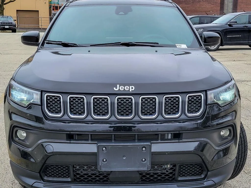 Used 2024 Black Jeep Latitude image 5
