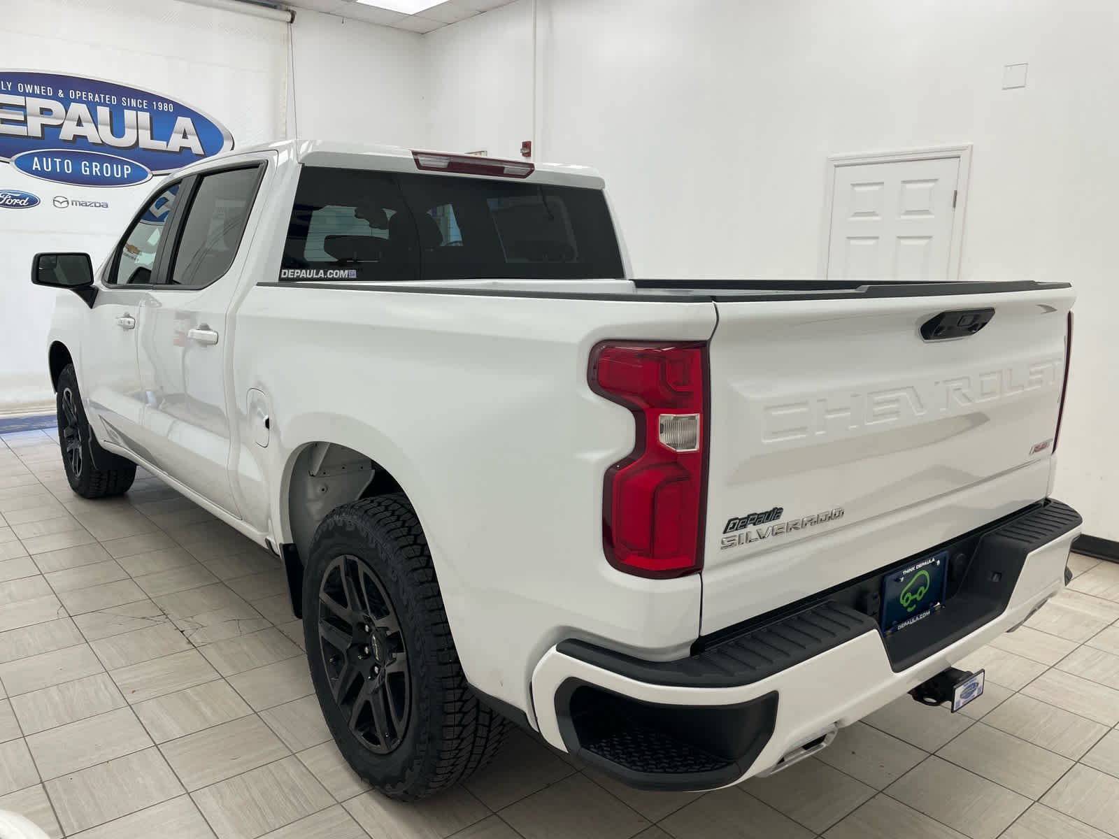 Used 2023 SUMMIT WHITE Chevrolet RST image 22