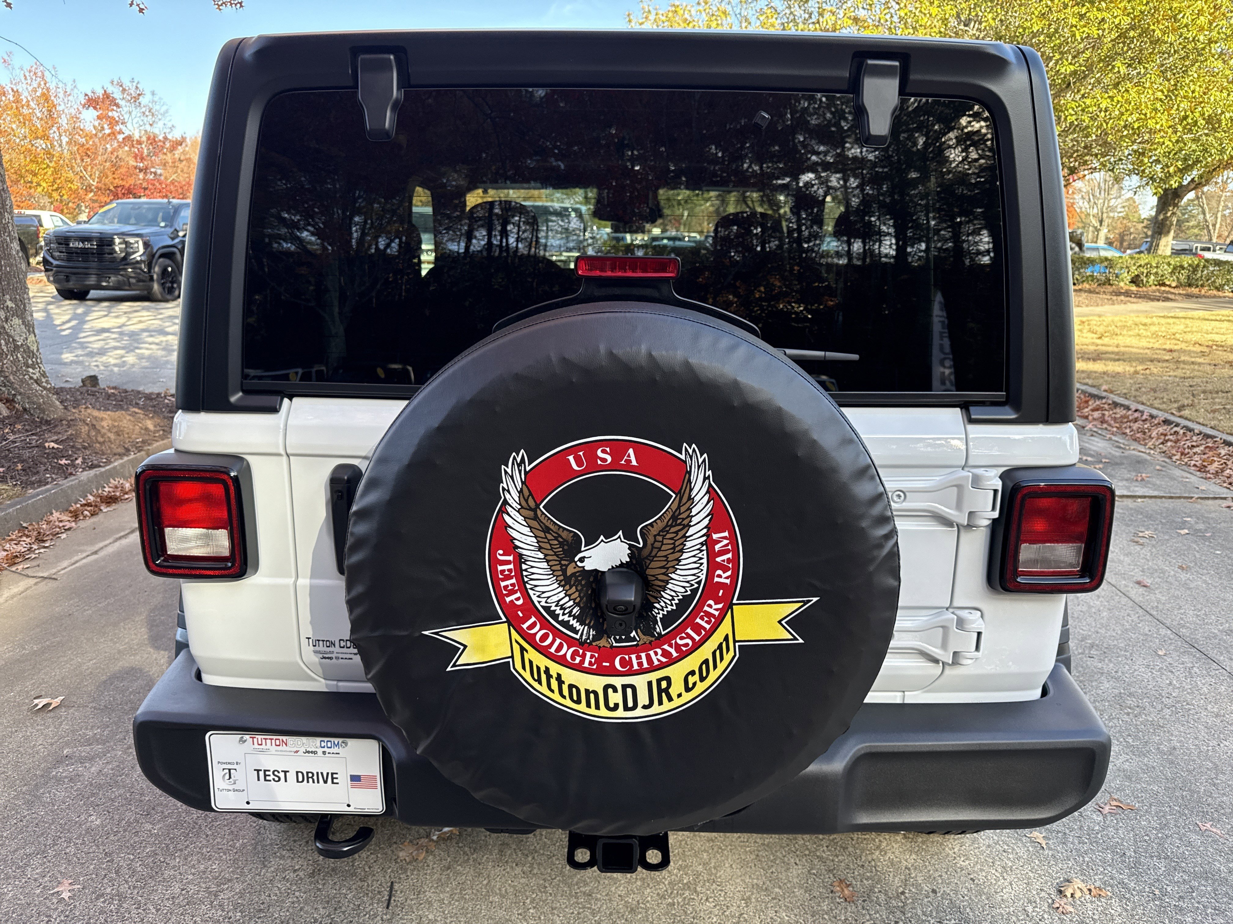 New 2026 Bright White Clear-Coat Exterior Paint Jeep Sport S image 6